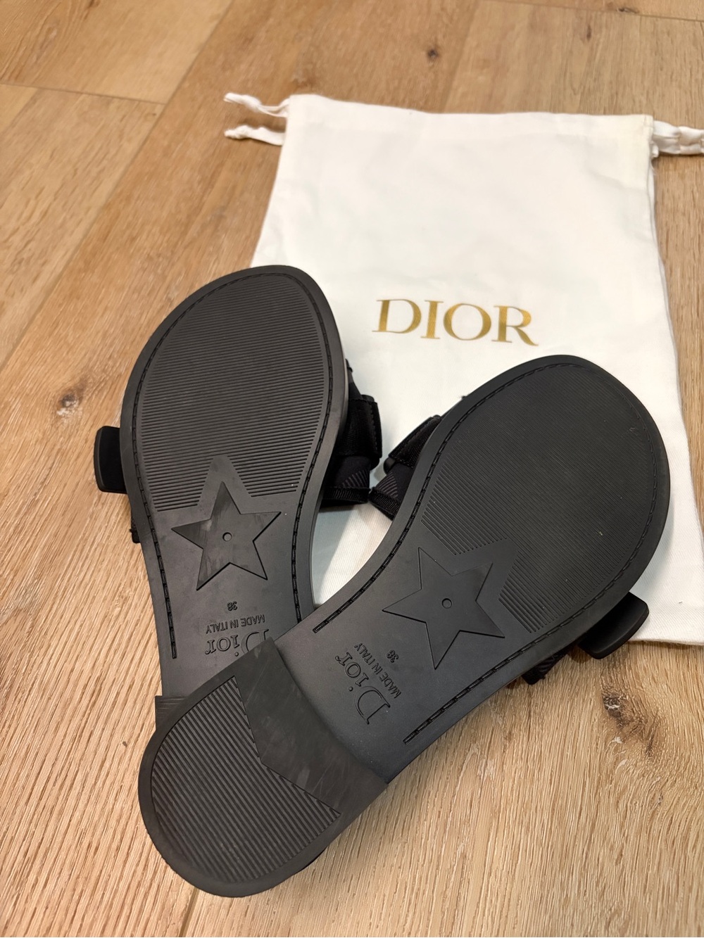 Dior Dio(r)evolution Slides - Picture 2 of 3